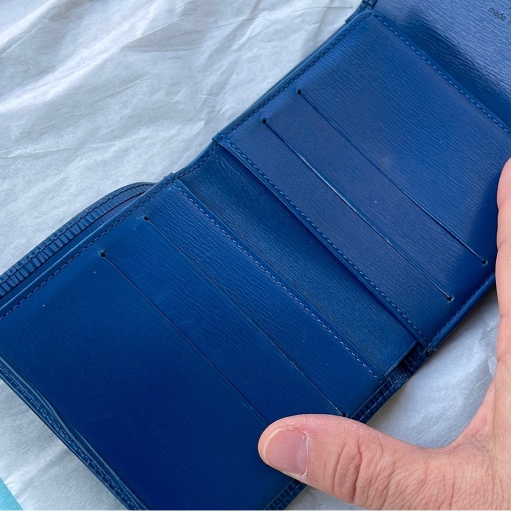 Authentic Louis Vuitton Blue Wallet EUC/GUC - Picture 3 of 7